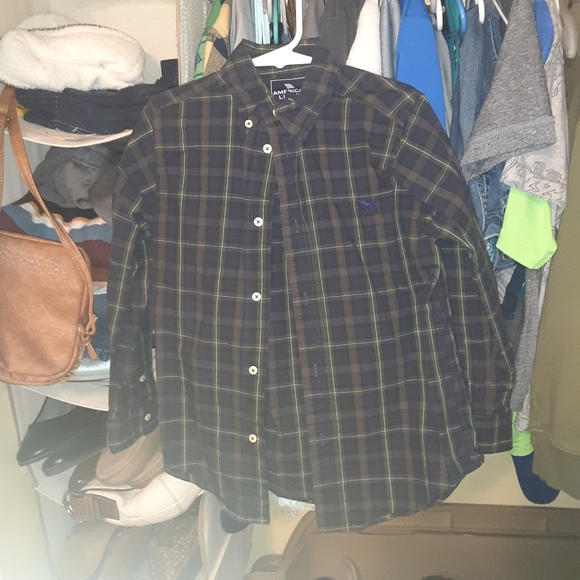 Boy size 5/6 button ups - Picture 3 of 7